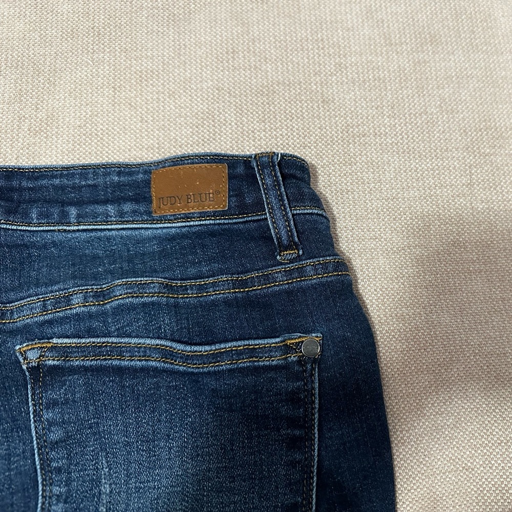 Judy blue jeans ! Women’s 11/30 size slim fit